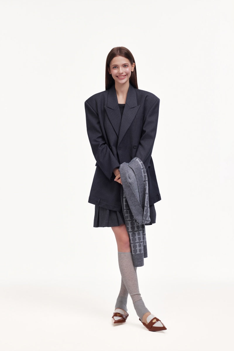 Loose-fit suit