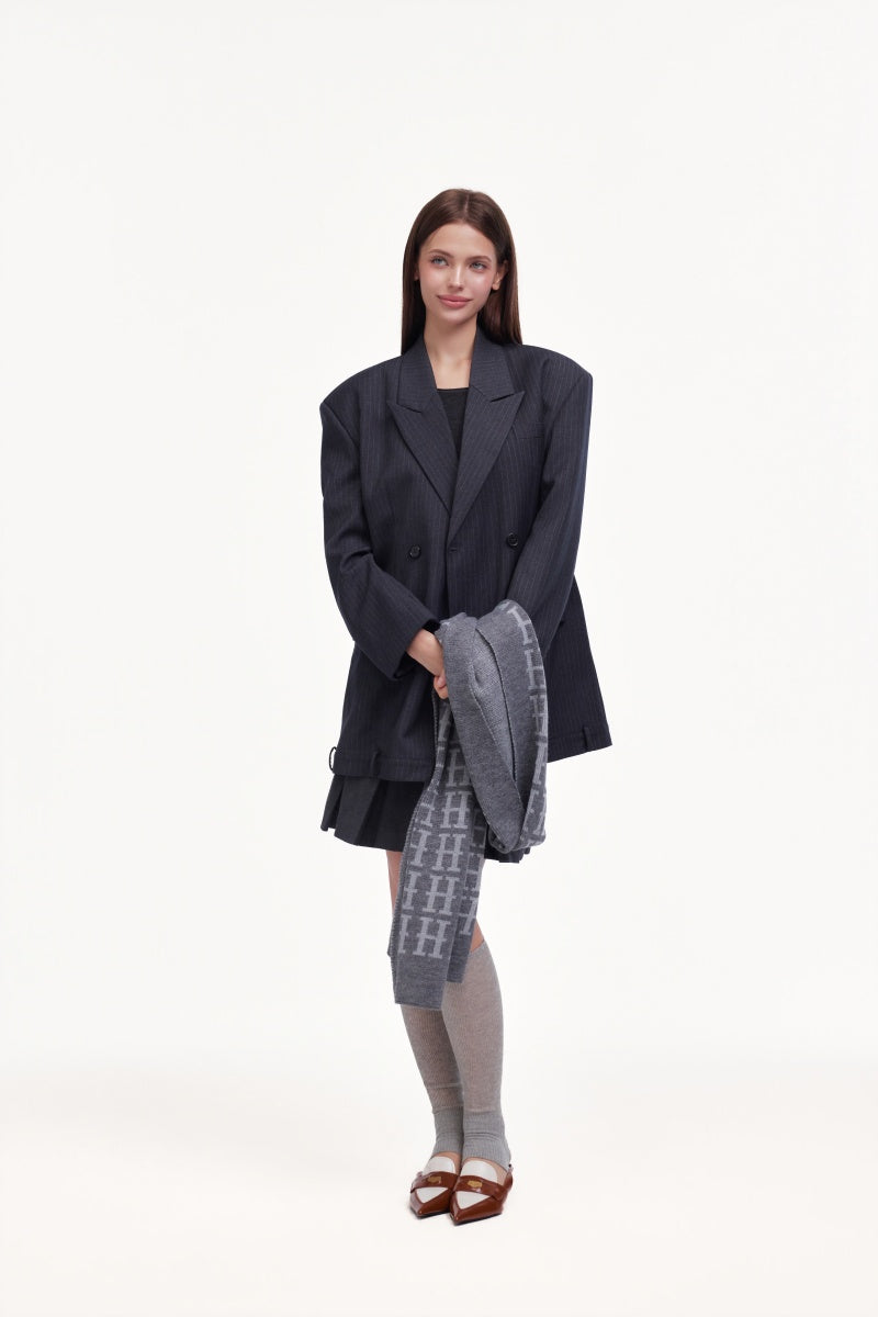 Loose-fit suit