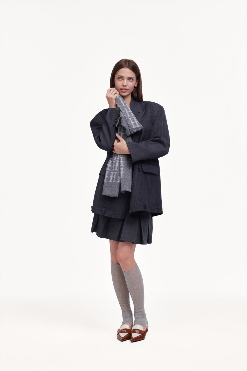 Loose-fit suit