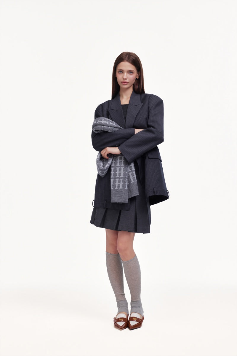 Loose-fit suit