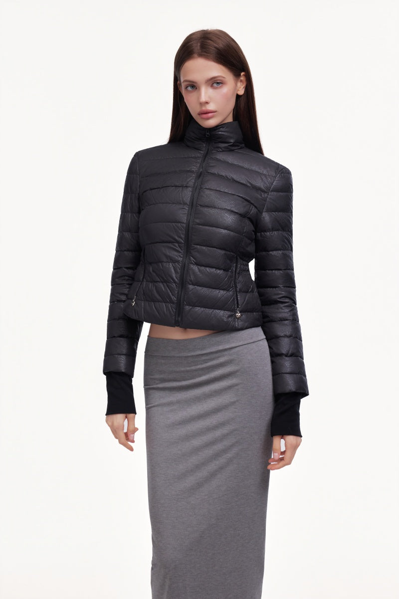 Down jacket with a fur collar in black