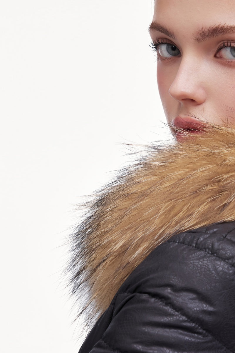 Down jacket with a fur collar in black